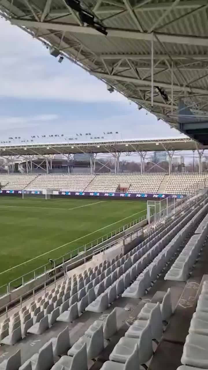 &nbsp;&bdquo;Arcul de Triumf&rdquo;, gata de meci  VIDEO.   Cum se prezintă gazonul, cu c&acirc;teva ore &icirc;nainte de Dinamo - Metalul Buzău, din Cupa Rom&acirc;niei