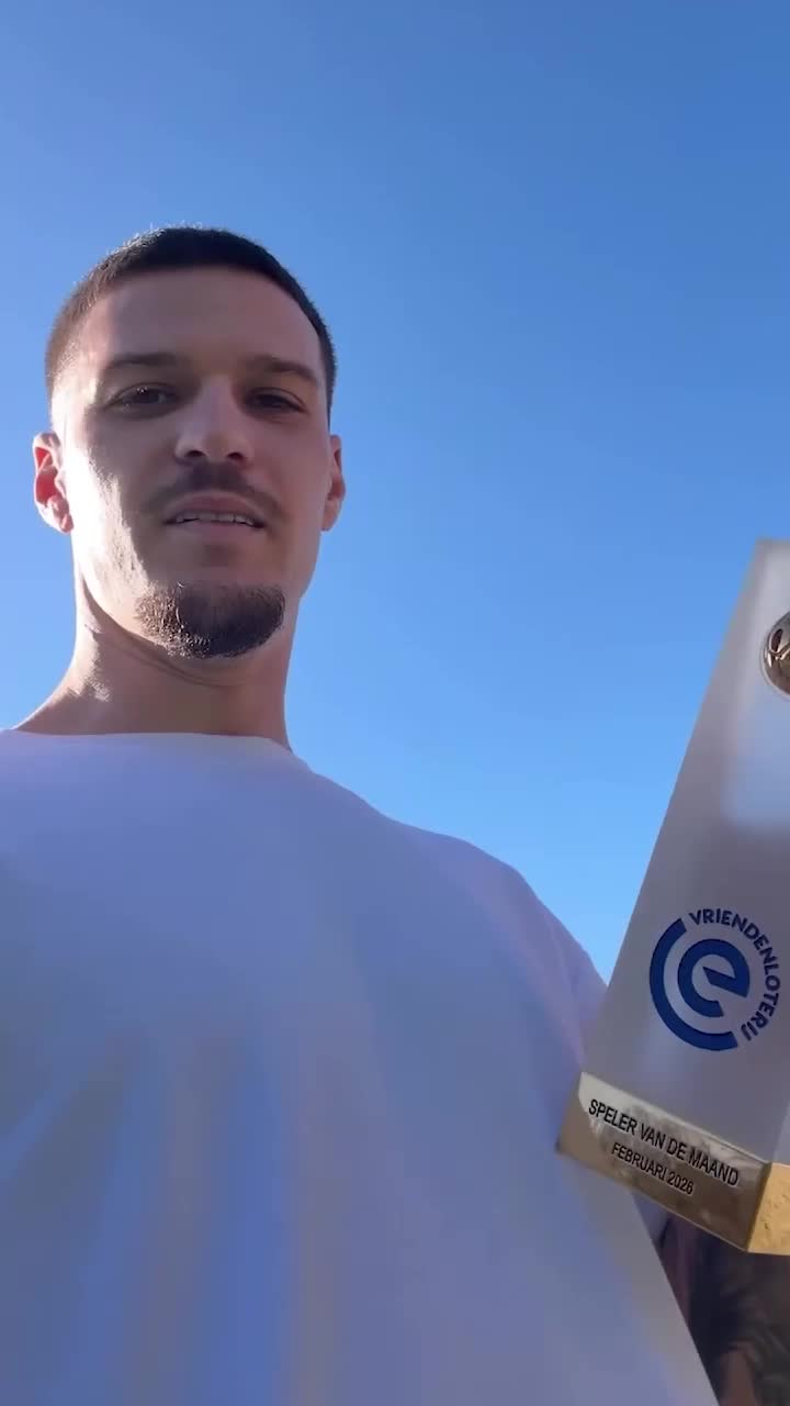 Ascensiunea continuă    VIDEO+FOTO.   Dennis Man,   jucătorul lunii februarie în Olanda:  „Îmi doream foarte mult trofeul” » Ce spune despre barajul cu Turcia