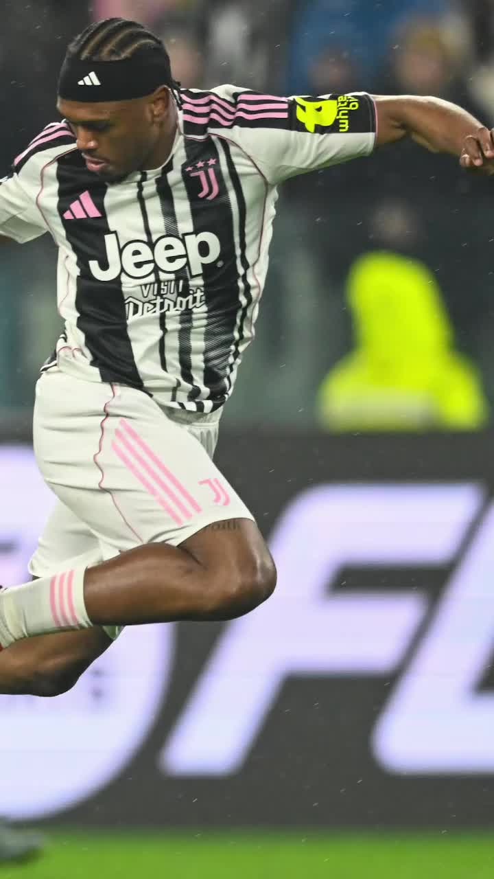 Tot corpul acoperit cu ventuze    O imagine surprinzătoare  a atacantului de la Juventus. Care e scopul