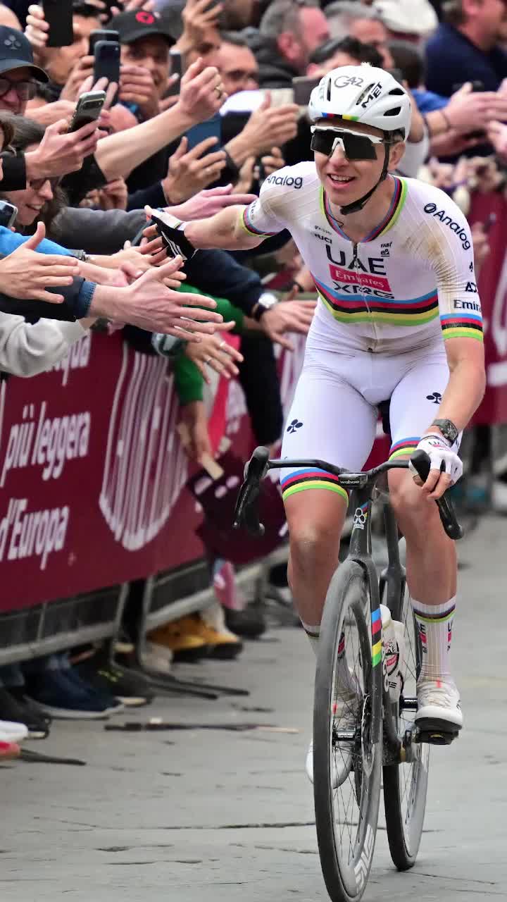 Pogacar se bate doar cu el!  Start de sezon fulminant al slovenului. Record de victorii în Strade Bianche. Dar   există o amenințare