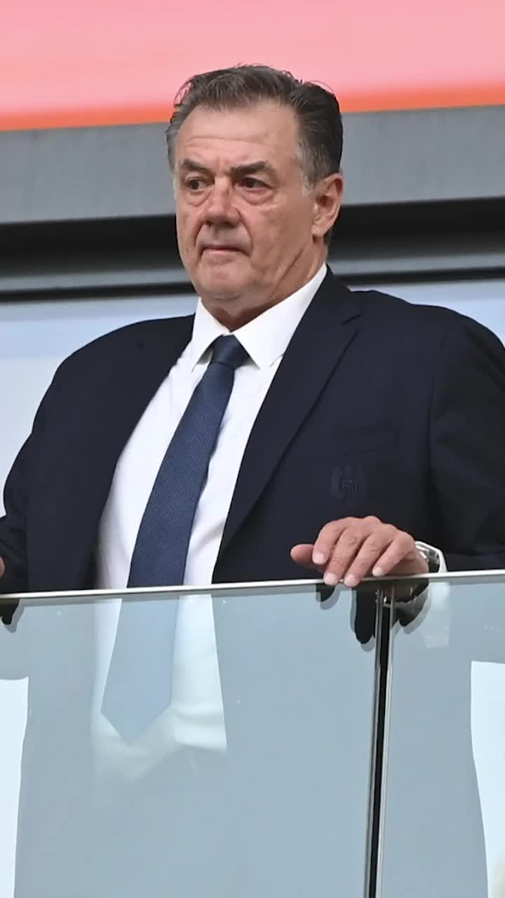 VASSARAS ȘI-A TOCAT PROTEJAȚII   În întâlnirea de azi cu reprezentanții cluburilor,   șeful CCA a expus erorile pro-CFR  ale cuplului Chivulete-Hațegan