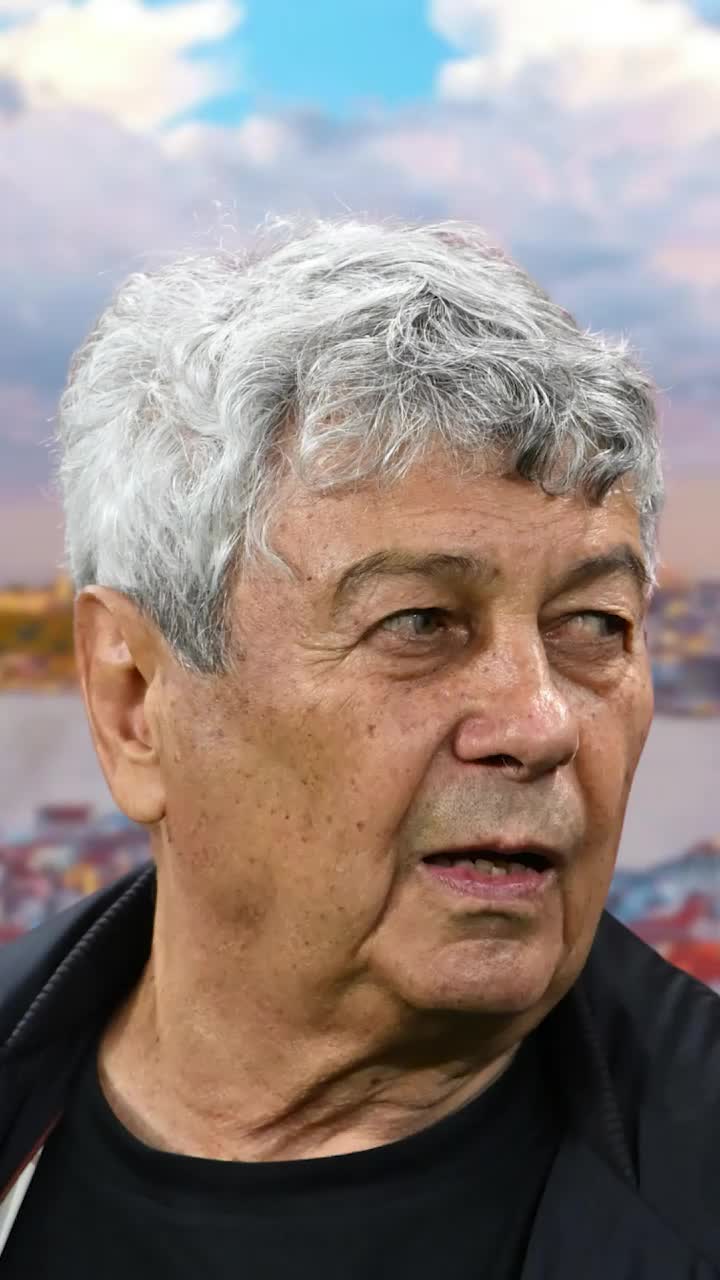  Lucescu, schimbare de ultimă orăDe ce vrea selecționerul să modifice plecarea la Istanbul a naționalei