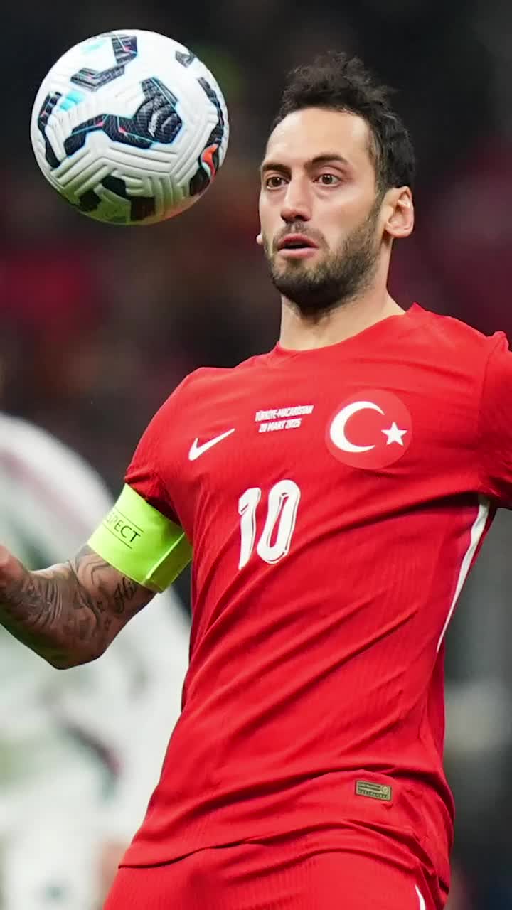 De ce se teme Calhanoglu  Căpitanul Turciei vrea să joace semifinala barajului cu România. Dar   nu va risca