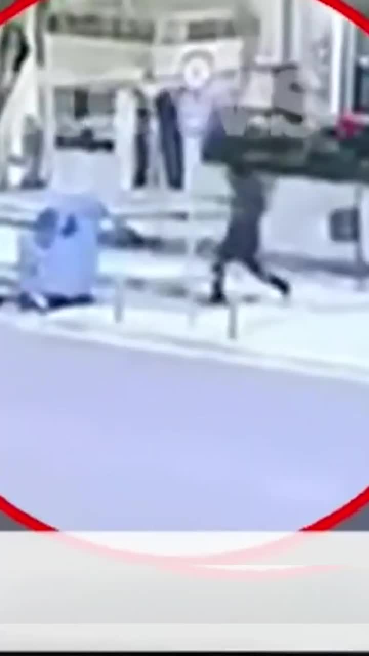 Fan PAOK, ucis la Salonic!    VIDEO.  Tragedia clubului lui Răzvan Lucescu e fără sfârșit.   Ce s-a întâmplat azi-noapte