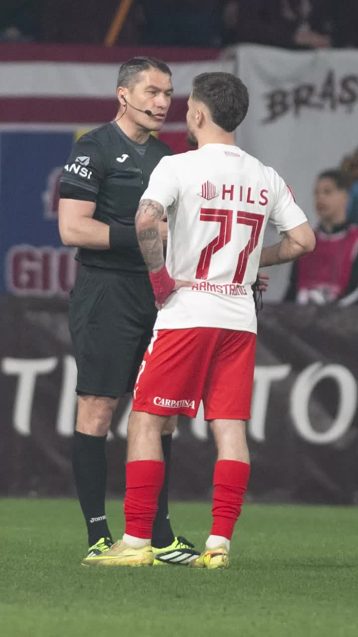 Repriză tensionată în Giulești    FOTO.    3 faze controversate   la Rapid - Dinamo! Toate au fost judecate în favoarea „câinilor”