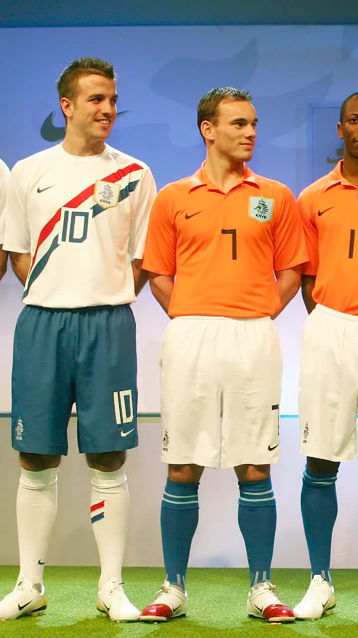 Prins cu teancuri de bani  Condamnat la închisoare pentru   spălare de bani!  A jucat în Giulești de două ori