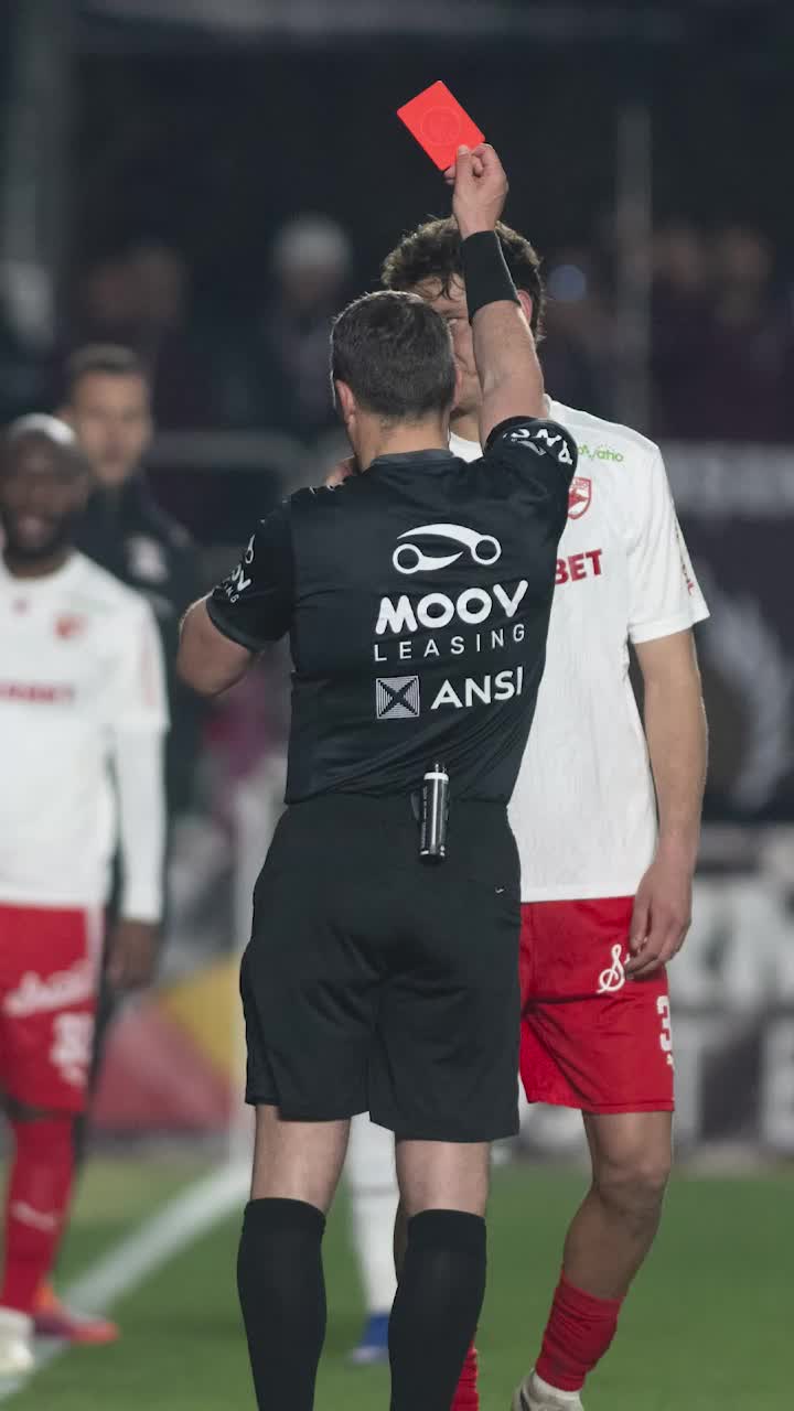 Dinamo, probleme de lot cu Craiova  Cum ar putea arăta   primul „11”  al roș-albilor joi seară: apărarea e țăndări