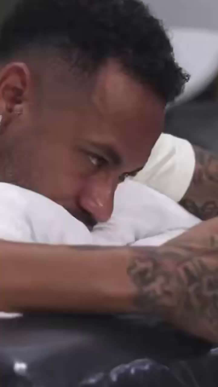 „Hei, Ancelotti, dar eu?!”    VIDEO:    Neymar s-a filmat  urmărind conferința selecționerului Braziliei, care nu l-a convocat: cum a reacționat