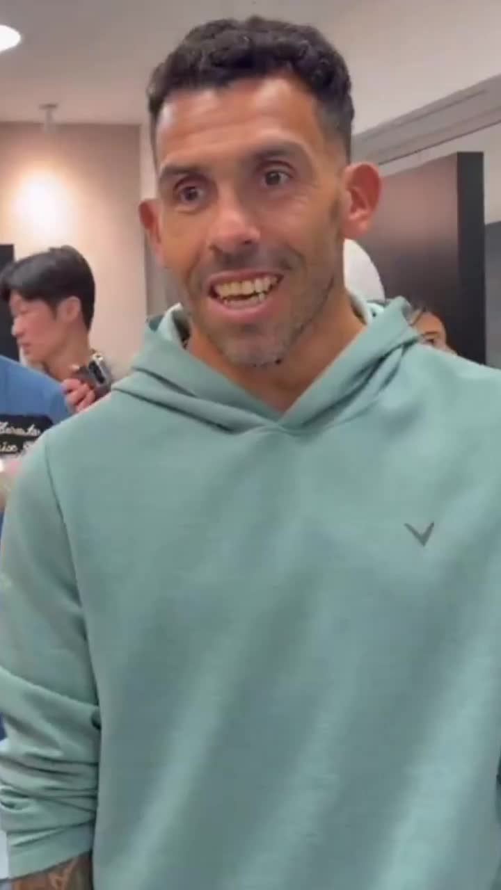 Imagini din vila spectaculoasă a lui Tevez  FOTO + VIDEO: &nbsp;Piscină cu cascadă, muzeu personalizat și  facilități ca ale unui resort de lux