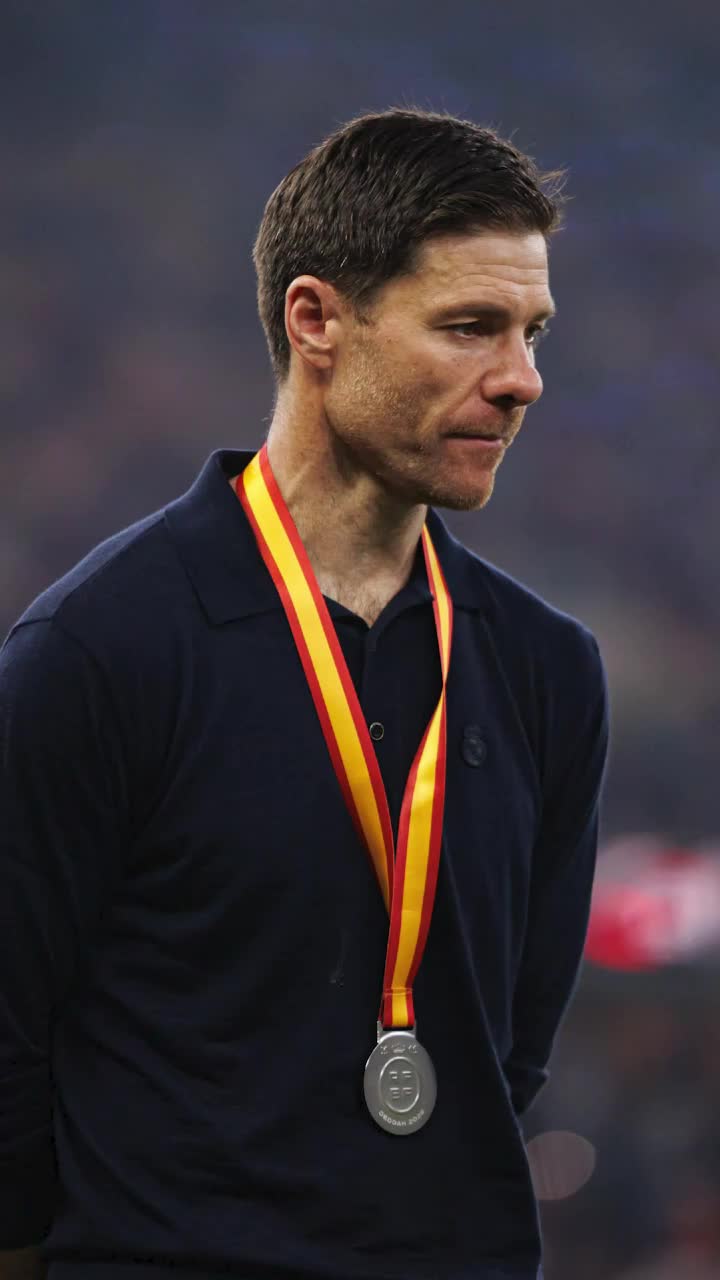 „Săgeți” către Xabi Alonso  Fostul fotbalist de la Real Madrid, despre Arbeloa:  „Menține pe toată lumea pe pozițiile lor,   fără a face lucururi ciudate”