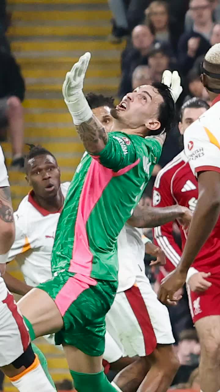 Singur contra tuturor    Portarul Turciei e în mare formă.  A fost MVP-ul Galatei, i-a apărat și penalty lui Salah » Ce spune Van Dijk