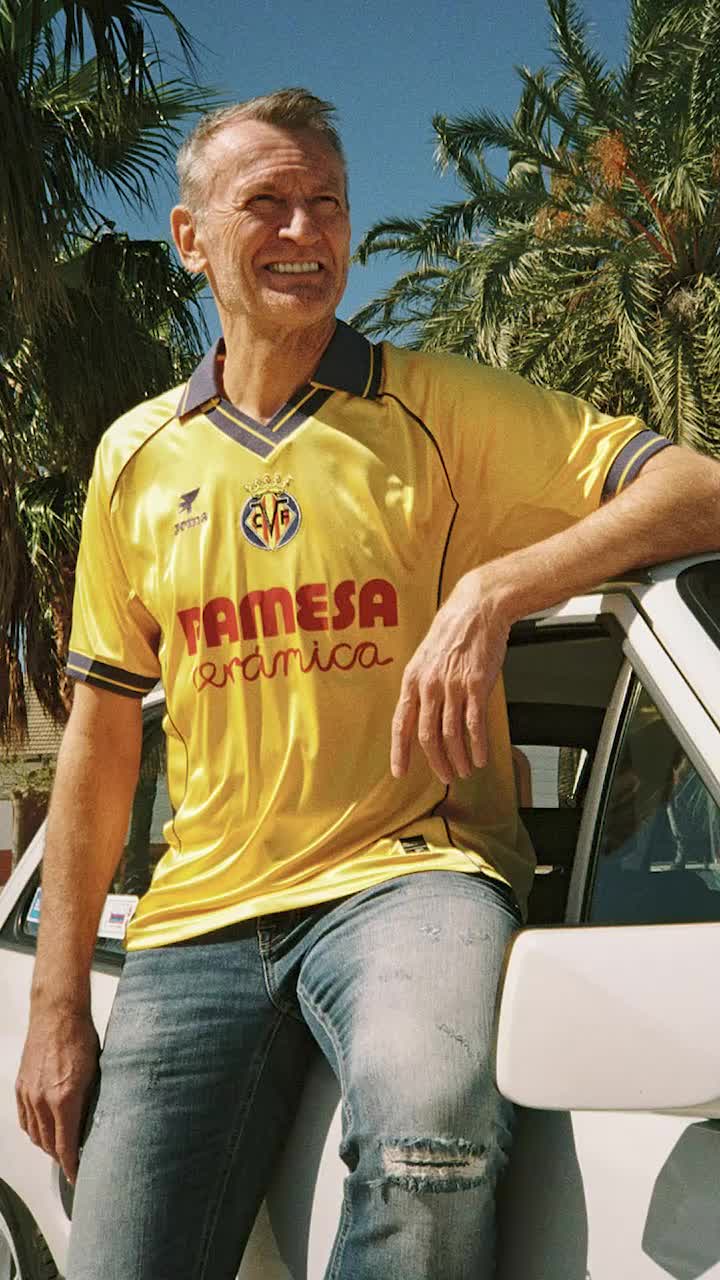 Craioveanu, model pentru Villarreal    FOTO+VIDEO:  Fostul mare internațional   a prezentat echipamentul retro  al „Submarinului Galben”, pentru etapa #31