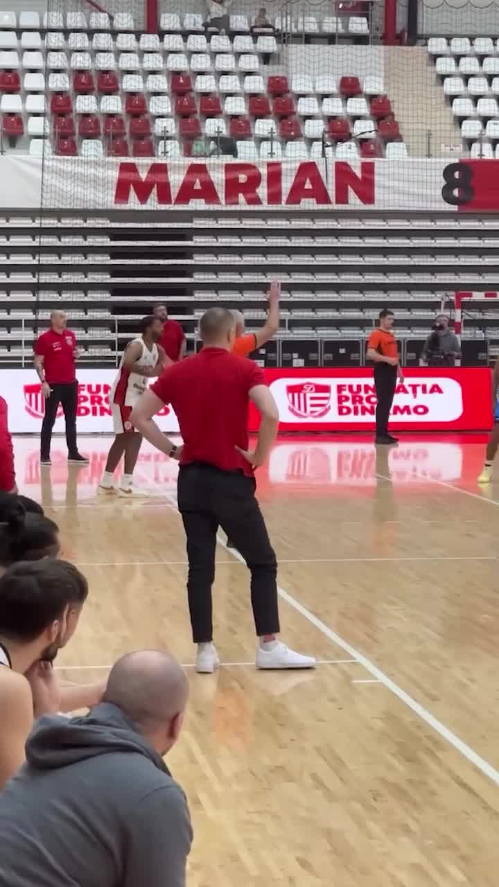 Dinamo a făcut spectacol  „Dulăii” au răsturnat scorul în ultimele secunde ale derby-ului cu   Steaua  din Liga Națională