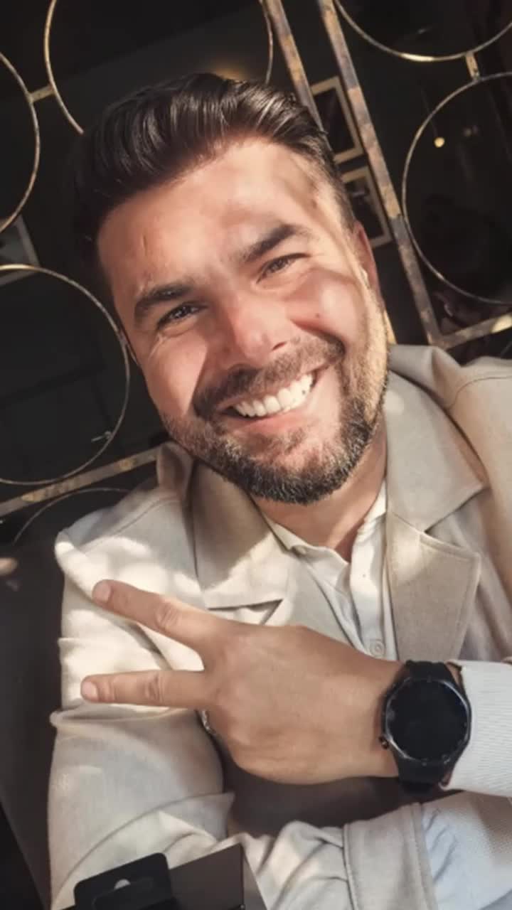 „Democrația n-a fost înțeleasă”    Adrian Mutu,  despre nostalgia românilor pentru   comunism:  „Eu nu cred așa ceva, e ceva incomparabil”