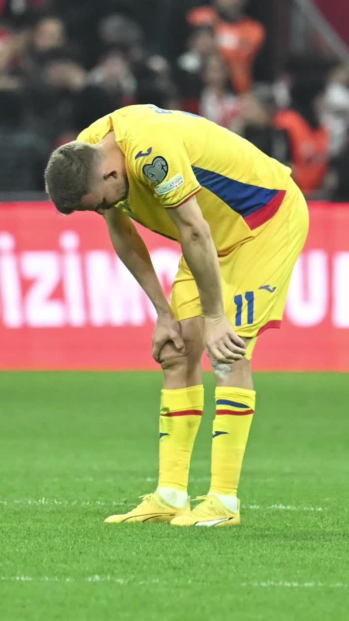 Vrea să se retragă de la națională  Decizie drastică luată în calcul de   titularul României,  după încă o calificare ratată