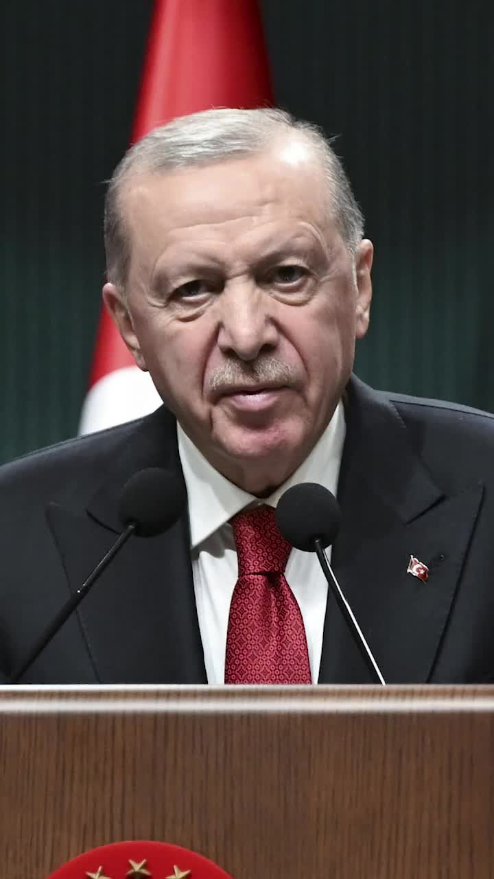 Erdogan, apel după apel  Mesajele transmise de   președintele Turciei  după victoria obținută în fața României