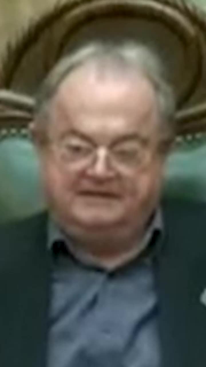 Intervenție vulgară la tribuna Senatului   Secretarul Vasile Blaga, reacție uluitoare la   protestul UDMR:  „Te-ai făcut de minune!”