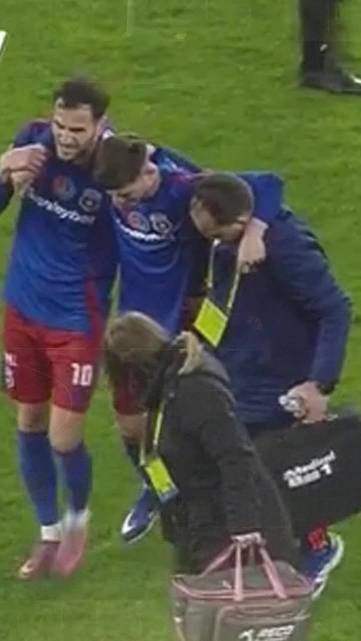 Pacionel a plâns de durere    FOTO.  Mijlocașul Stelei a suferit o   accidentare gravă  în meciul cu Chindia