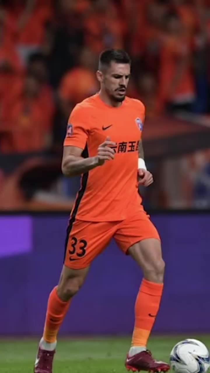 Gol românesc în China    VIDEO.    Andrei Burcă  a marcat, după o centrare perfectă a lui Alexandru Ioniță. Și Nicolae Stanciu s-a remarcat