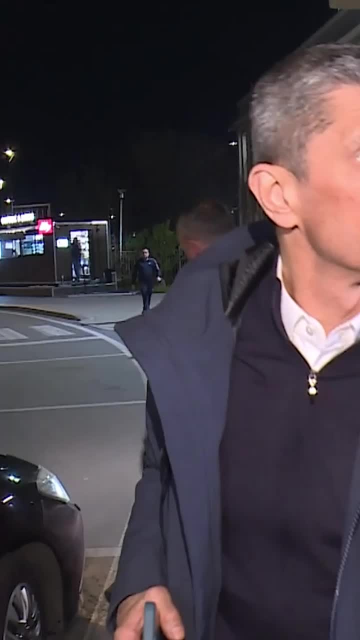 Răzvan a ajuns la București   Lucescu Junior, vizibil   afectat:   „O situație grea”. A mers imediat la spital, împreună cu mama și fiul lui