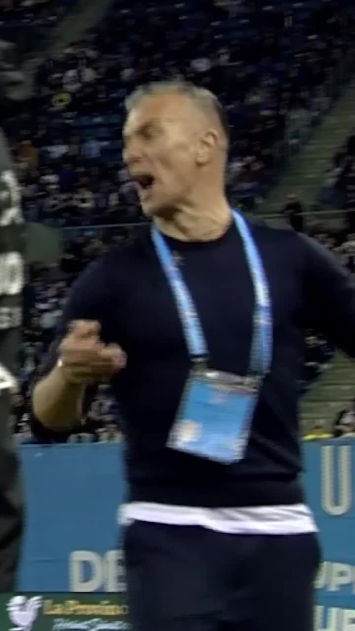 Pancu, criză de nervi    FOTO:  Antrenorul de la CFR a avut   o reacție necontrolată   în meciul cu U Craiova. Ce a reclamat