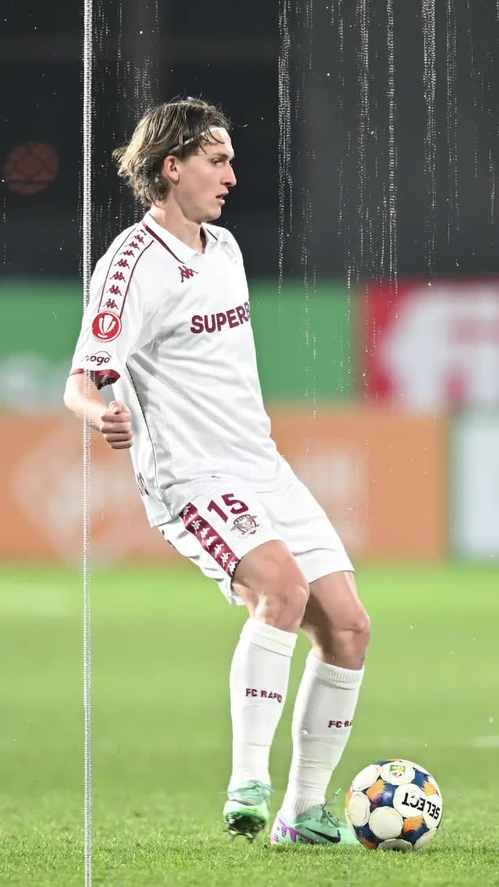 Vești proaste pentru Rapid     Diagnosticul primit de Cătălin Vulturar,  după accidentarea din meciul cu U Cluj + Cât ar putea sta pe margine