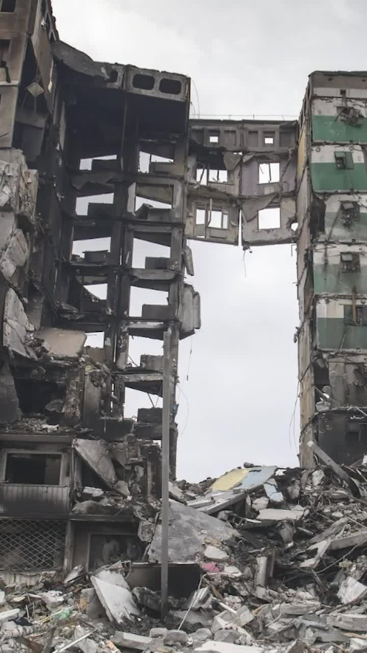  Antrenor &icirc;n plin războiLucescu a prins două conflicte &icirc;n Ucraina, c&acirc;nd era la Shakhtar și la Dinamo Kiev. Ce a făcut de fiecare dată