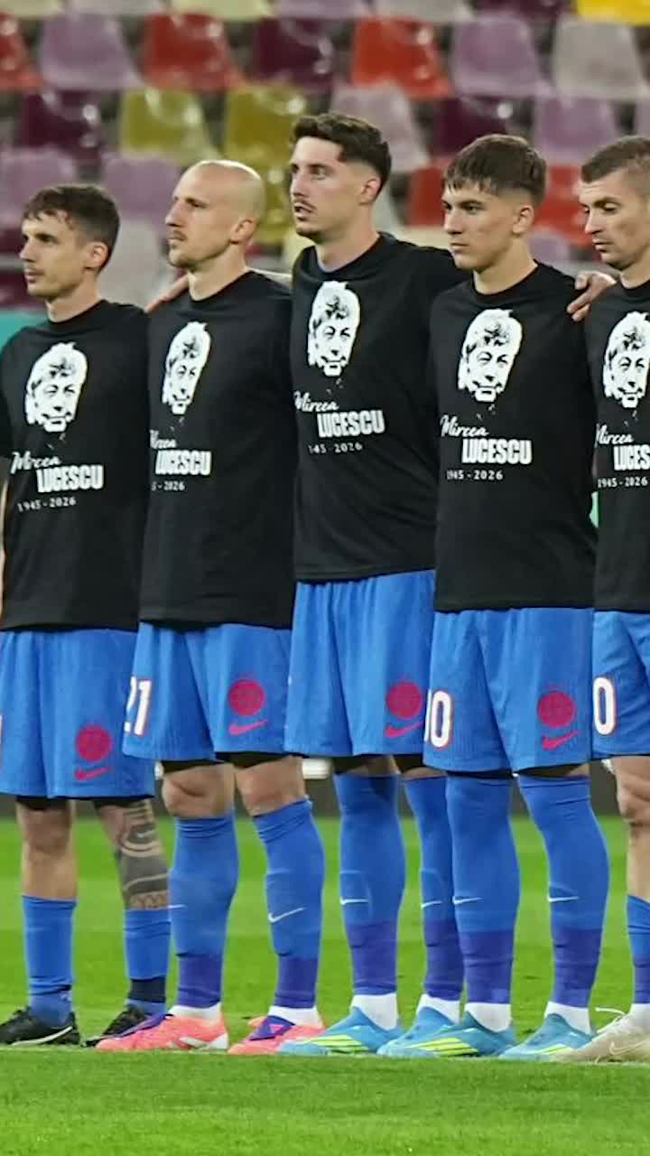 Omagiu cu dificultăți tehnice    FOTO.   Mircea Lucescu, comemorat pe Arenă:   tabela  a creat din nou probleme