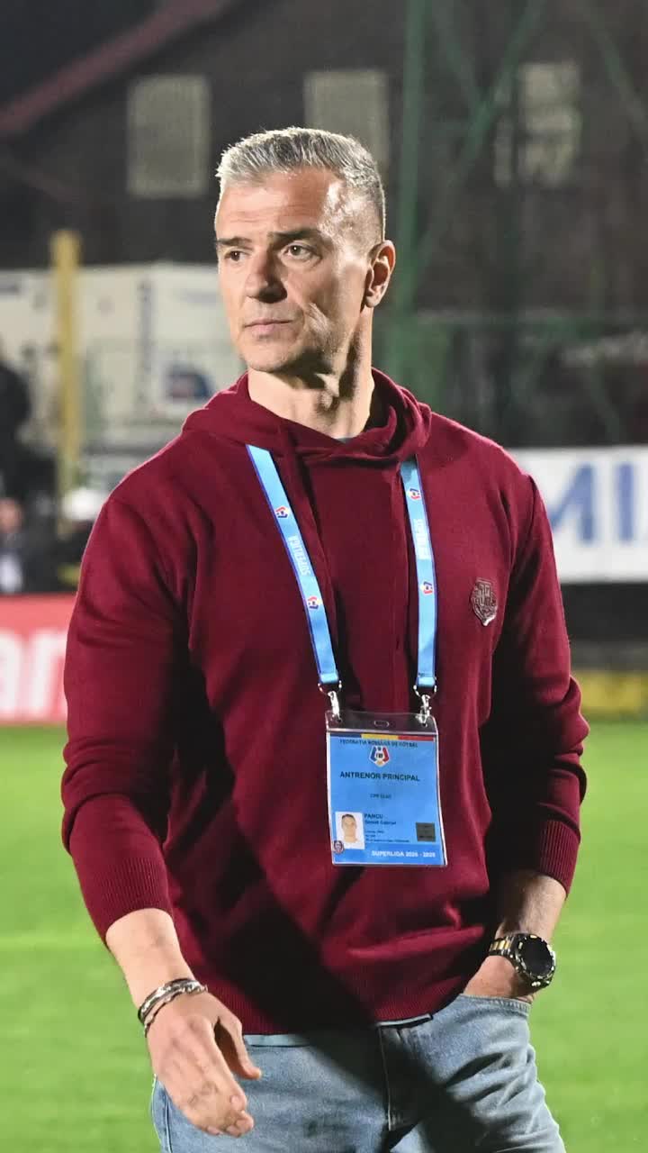 Noi plecări de la CFR    Daniel Pancu  a făcut anunțul: „Se vor mai rezilia contracte. Procesul de aerisire a lotului continuă”