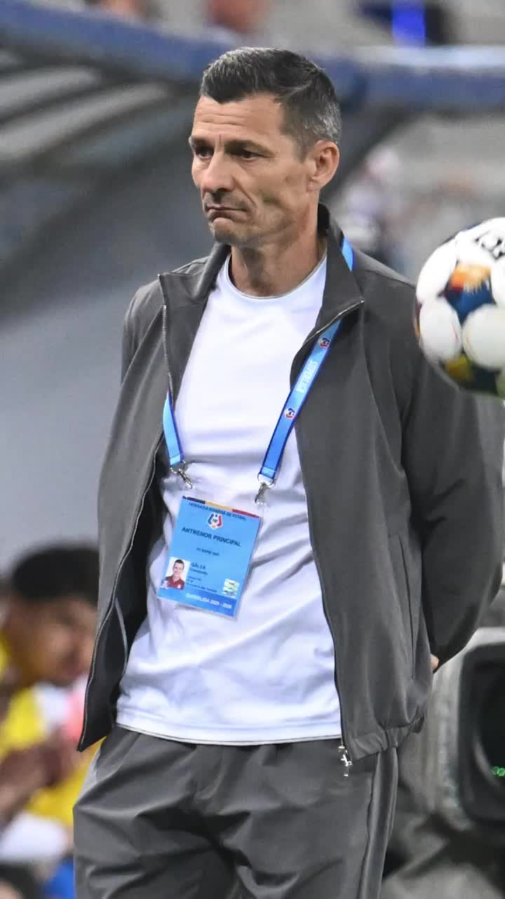 Gâlcă avertizează  Nemulțumirea antrenorului de la Rapid, după   eșecul cu Craiova:   „Vor juca cei care pot alerga!”