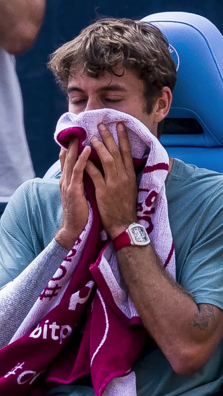 Afectat de tragedie  Flavio Cobolli, omagiu pentru un tânăr jucător decedat   la vârsta de 13 ani,  după ce a căzut de la geam