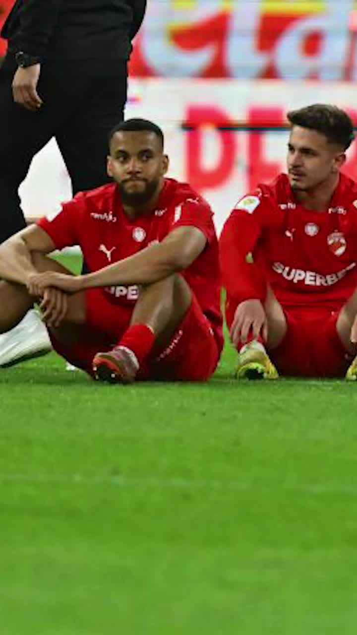 Imaginile pe care nu le-ai văzut la TV    FOTO:  Cum s-au trăit loviturile de departajare, la Dinamo - Craiova +   gestul superb al lui Coelho