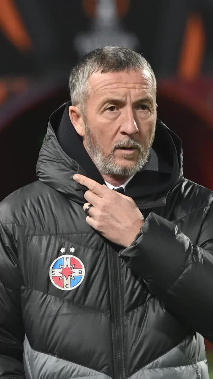 &bdquo;Nu știu de ce s-a supărat&rdquo;Mihai Stoica &icirc;i răspunde lui Ilie Stan: &bdquo;Cu debandada mea...&rdquo; + Noi detalii despre viitorul antrenor de la FCSB