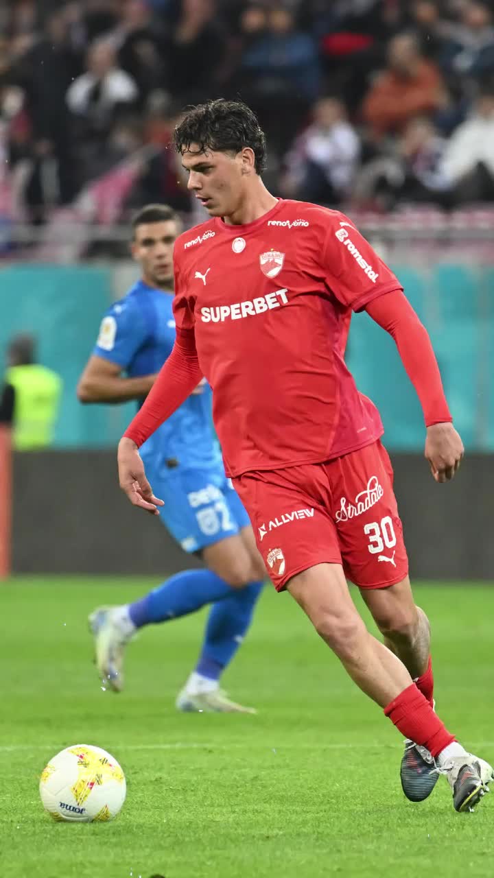 Noul star al lui Dinamo  Un fost mare fotbalist de la U Craiova îl laudă pe elevul lui Kopic:   „Copilul ăsta mi-a plăcut”