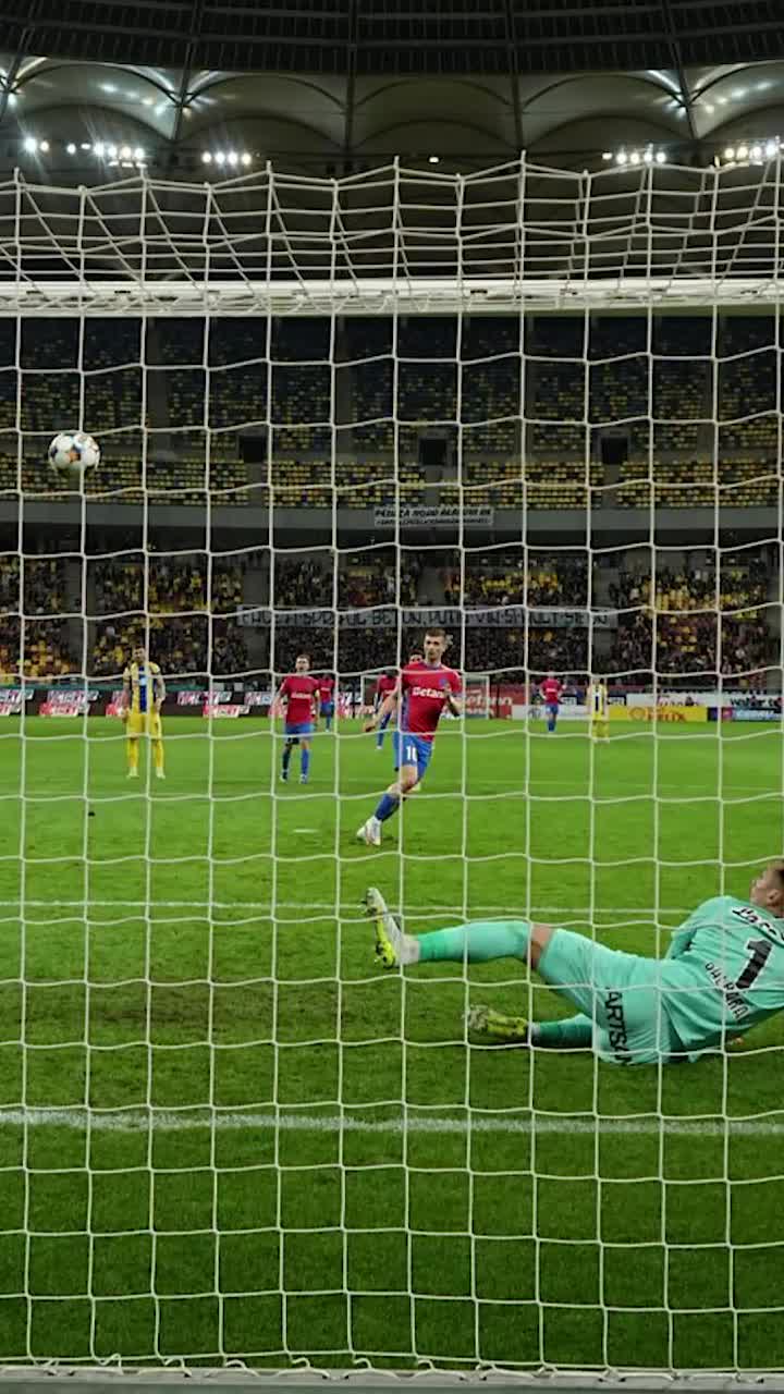 Tănase, în stilul Zidane    Execuție aproape identică  a decarului FCSB la penalty cu cea a francezului în finala CM