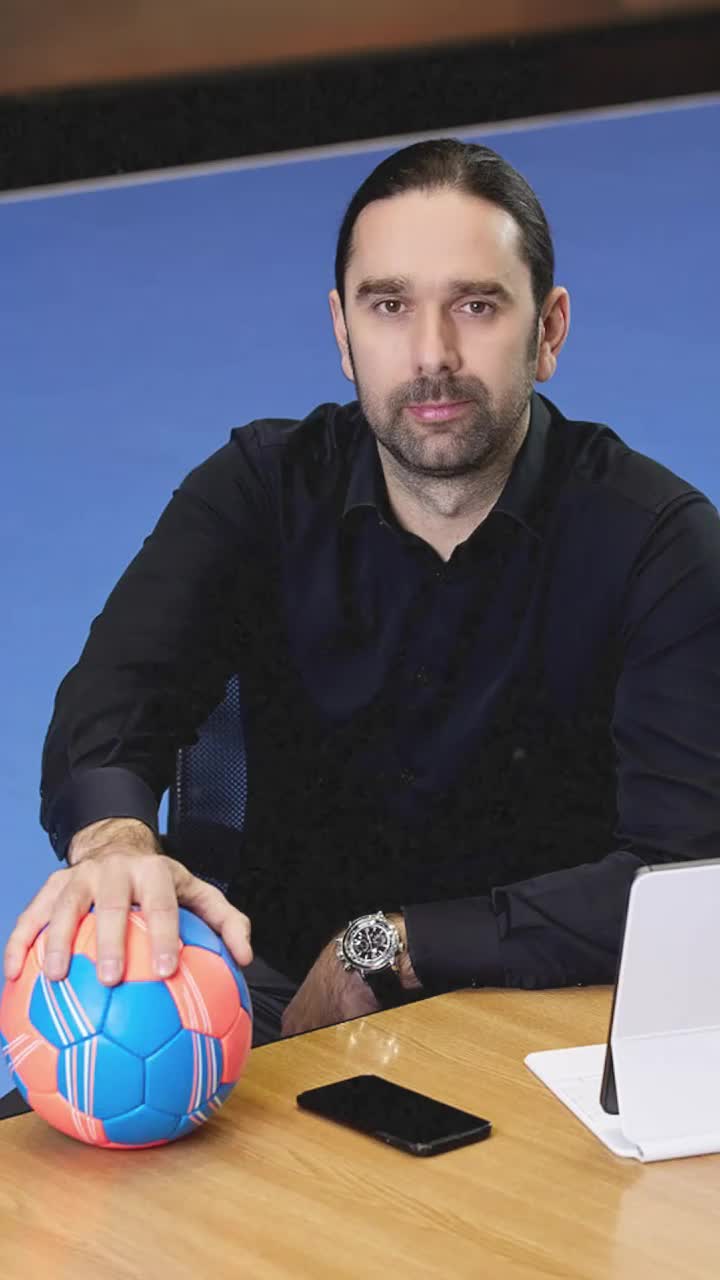 Planul lui Bogdan Voina  Noul președinte al Federației Române de Handbal   pune accent pe juniori:  „Tinerii handbaliști se găsesc în școli”