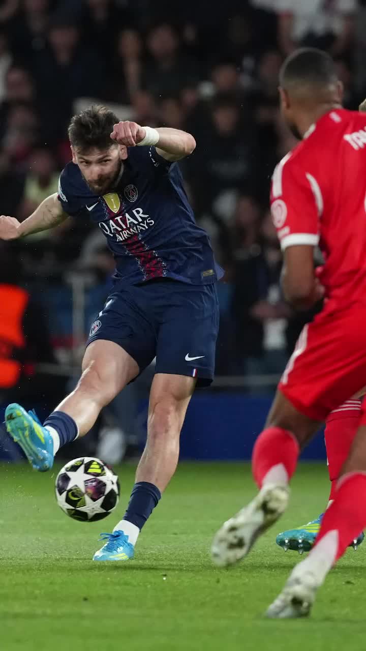 PSF, 100% eficiență   Un meci de atac perfect al campioanei Europei în fața lui Bayern.   „Știu de câte goluri avem nevoie  să ne calificăm!”