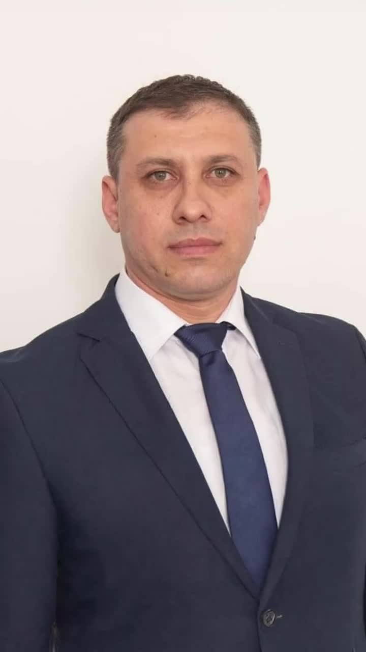 Fotbal cu numele primarului pe tricouri  Se întâmplă la o echipă din Dâmbovița.   Reacția edilului  pentru   GOLAZO.ro:  „Nu le-am cerut eu”