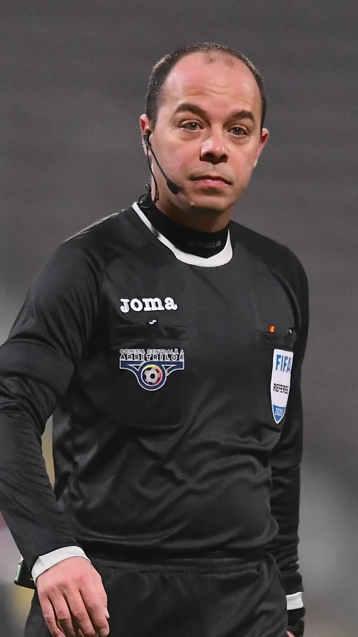 „Ofsaid evident”   Marius Avram, verdict după eroarea de arbitraj din Craiova - Dinamo:   „E clar că faza n-a fost analizată!”
