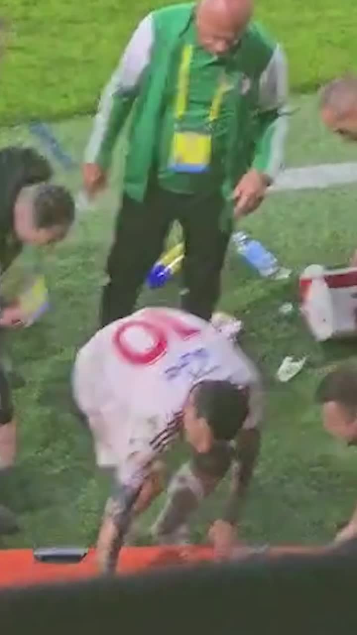 Matei, scos pe targă și dus la spital     Lovitură șocantă la Steaua - Sepsi.  Maghiarul Huszti, eliminat!