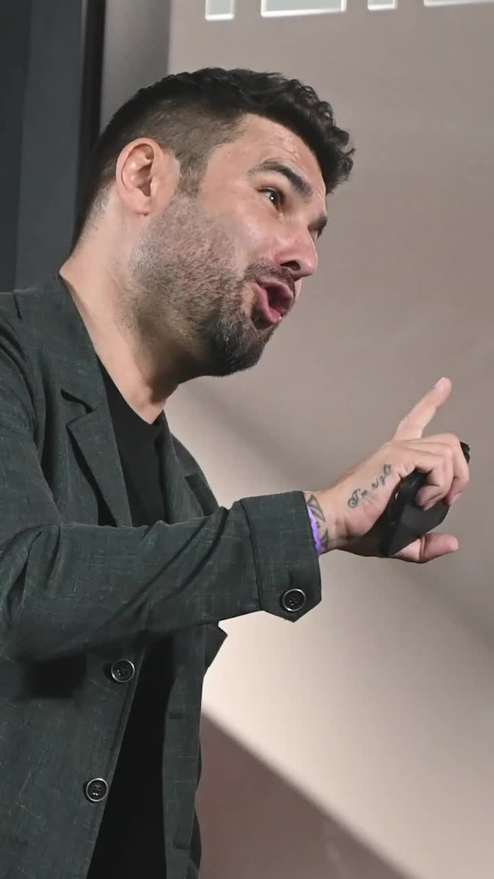 alt-text