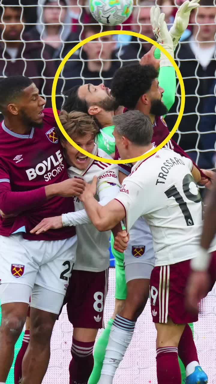 Fază controversată în Premier League    FOTO.  VAR a intervenit în prelungirile meciului   West Ham - Arsenal.  Decizia ar putea stabili câștigătoarea titlului!