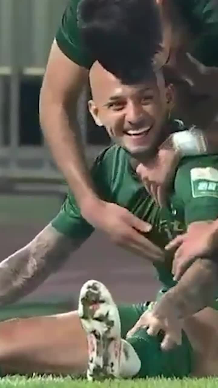 Mitriță, gol fabulos în China    FOTO.  Mijlocașul român a reușit un   GOLAZO  dintr-un unghi aproape imposibil