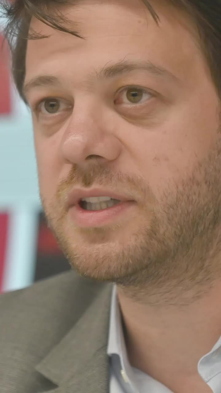 alt-text