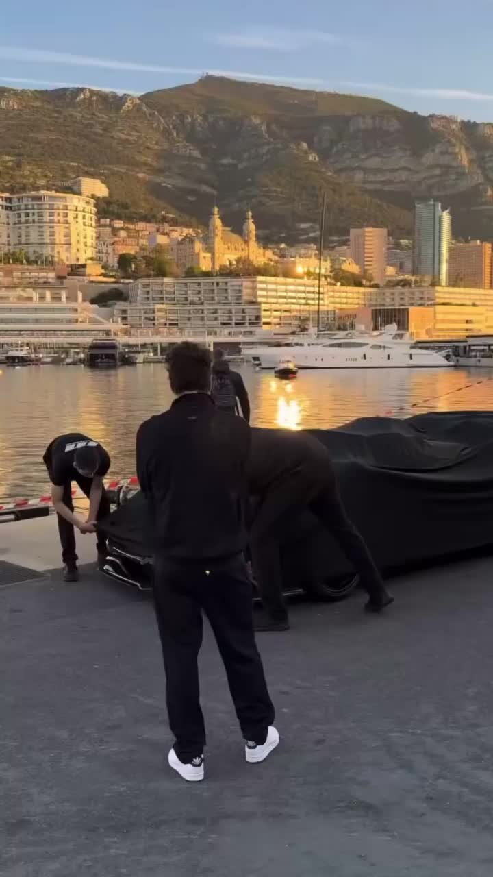 Achiziție de lux     FOTO.  Fernando Alonso   a cheltuit 10 milioane de euro  pentru o mașină impresionantă