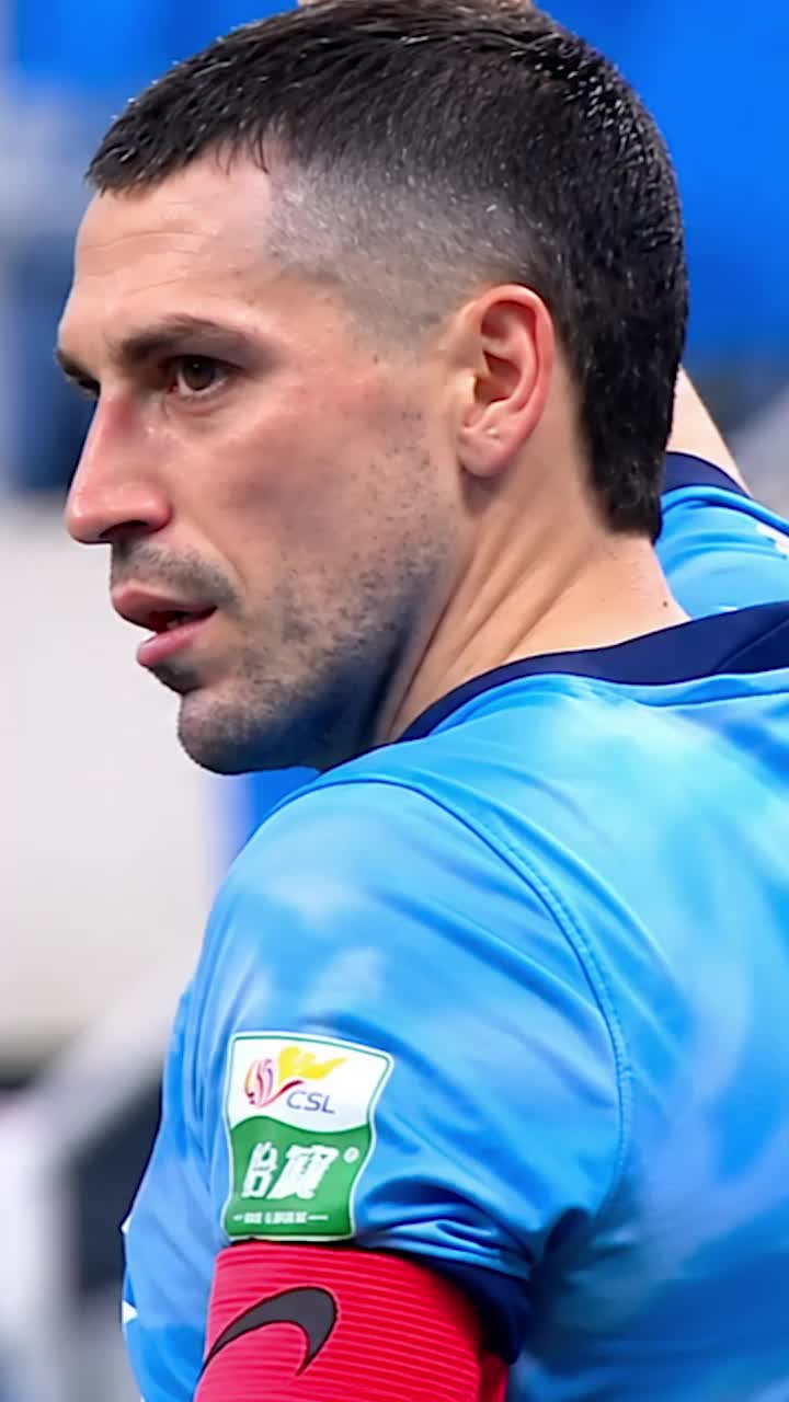 Stanciu, un nou gol spectaculos în China    FOTO:  Căpitanul naționalei a marcat, dar   Dalian Yingbo  a pierdut un meci cu 5 goluri