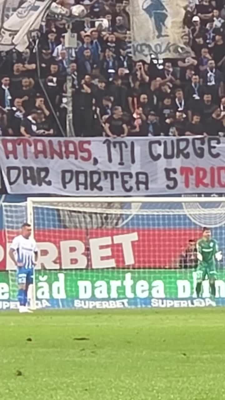 Războaiele Peluzei Nord   Ultrașii Craiovei, mesaje pentru   Atanas Trică și Aurel Țicleanu  la meciul cu U Cluj 