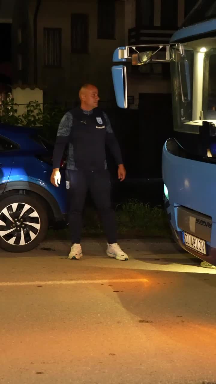 Party la Craiova     VIDEO + FOTO.    Petrecerea de titlu  a formației din Bănie a început după 1 noaptea: imagini de la restaurant
