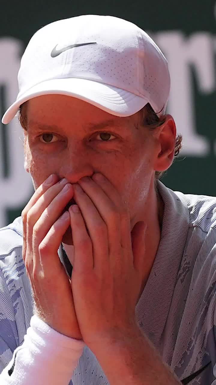 Șoc la Roland Garros!    Jannik Sinner a fost eliminat  în turul doi. Italianul era la un game de calificare! Ce s-a întâmplat