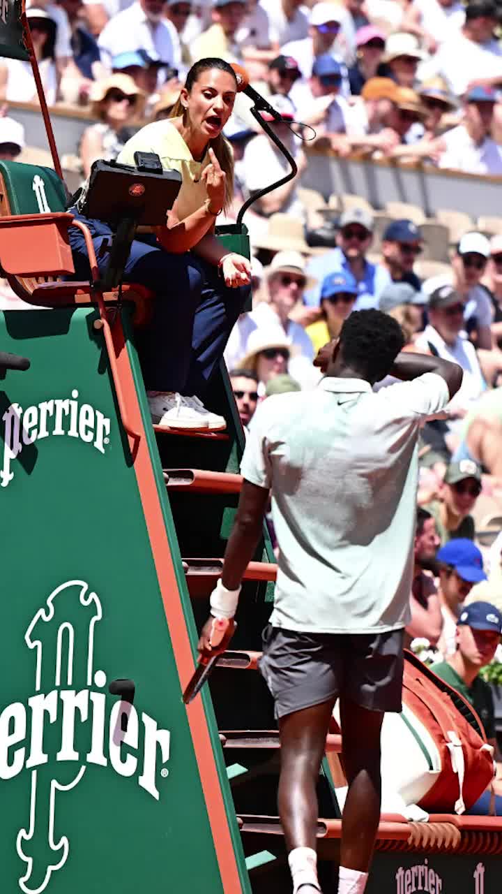 „Trebuia să arbitreze un bărbat”   Declarații controversate la Roland Garros: „E   foarte dificil pentru o femeie  să facă asta”